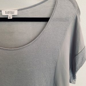 - Barney’s Gray Short Sleeve T Shirt - S